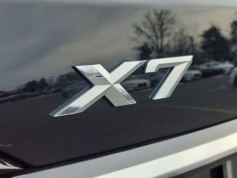 Certified 2023 BMW X7 xDrive40i w/ Executive Package image 28