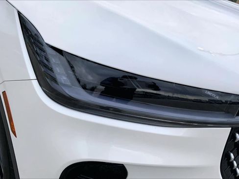 Used 2024 Lincoln Nautilus Premier image 26