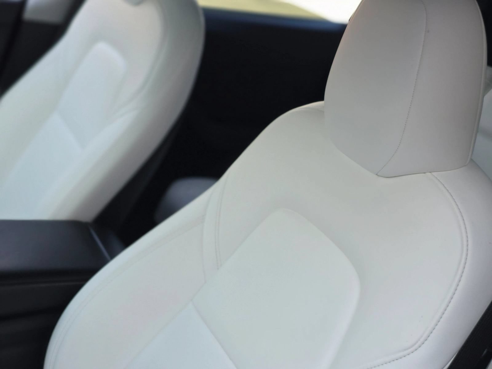 Used 2023 Tesla Model Y Long Range AWD/4WD image 26