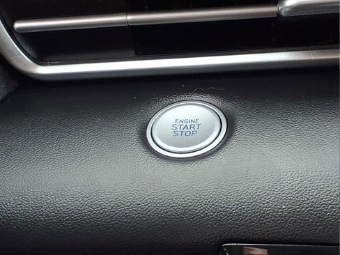 Used 2023 Hyundai Elantra SEL w/ Preferred Accessory Package image 17