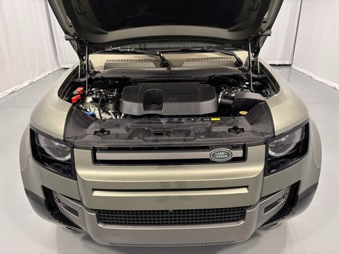 Used 2024 Land Rover Defender 110 X-Dynamic SE image 27