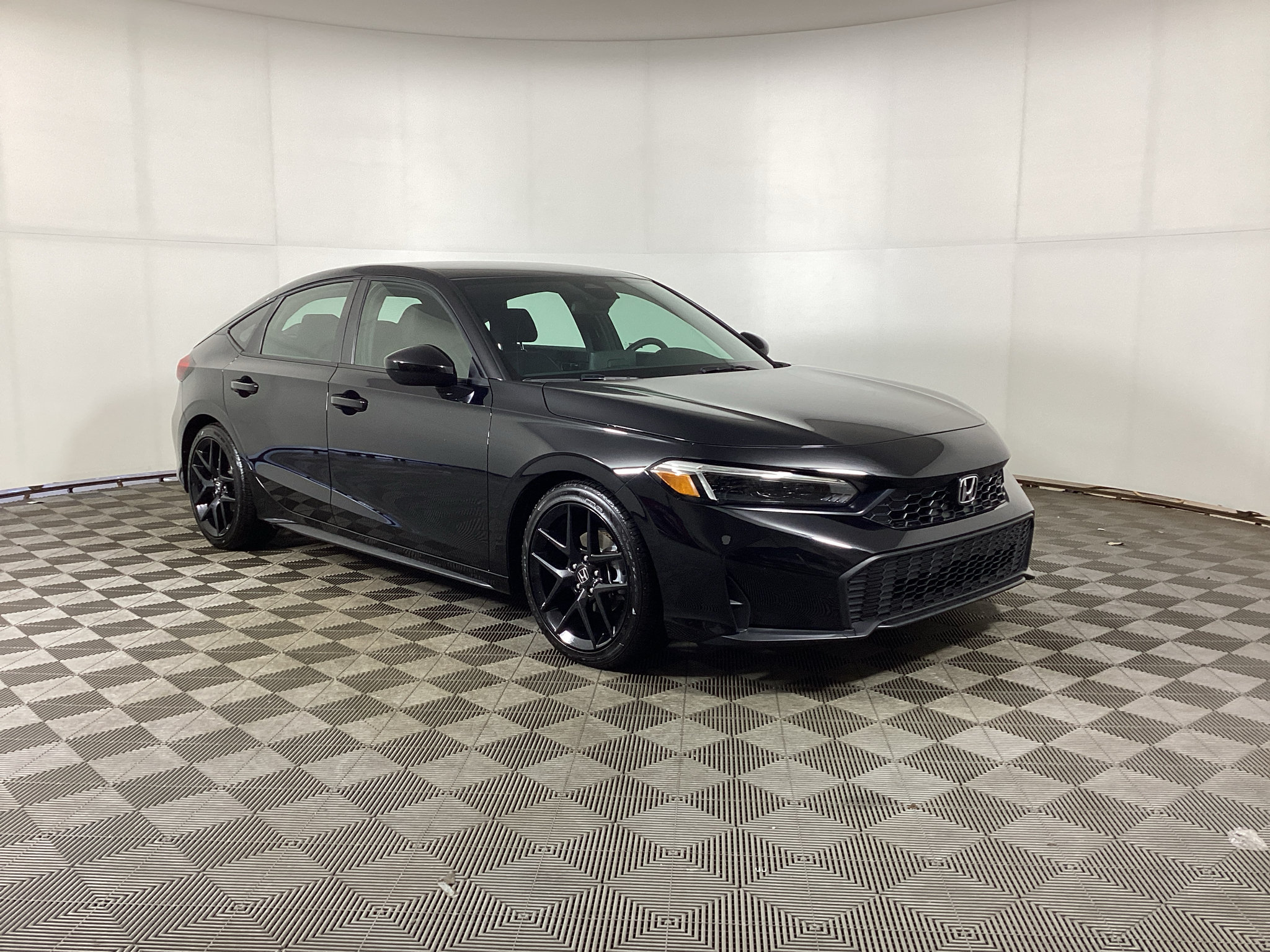 Used 2025 Honda Civic Sport image 1