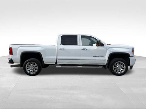 Used 2016 GMC Sierra 2500 Denali w/ Duramax Plus Package image 2