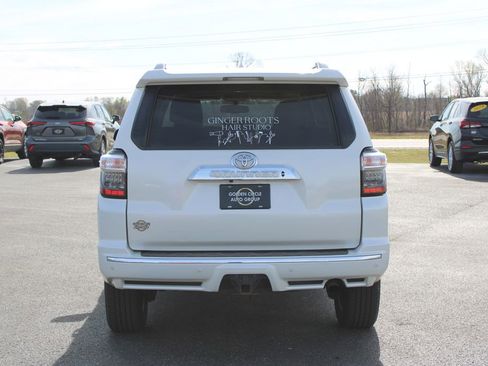 Used 2018 Toyota 4Runner Limited image 8