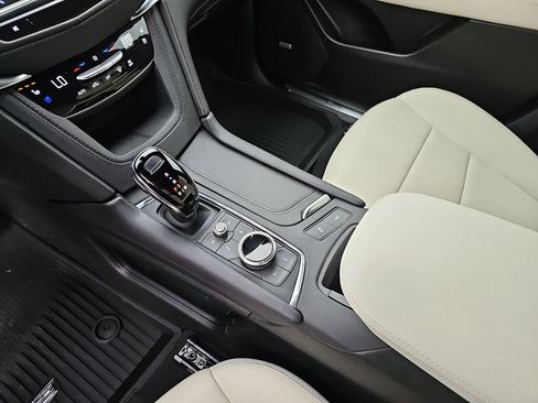 Certified 2025 Cadillac XT5 Sportv w/ LPO, Floor Liner Package AWD/4WD image 27