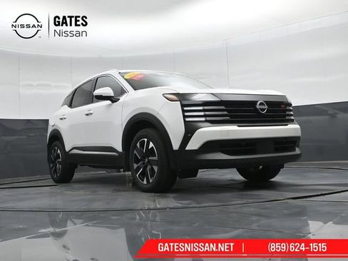 Certified 2025 Nissan Kicks SR AWD/4WD image 38