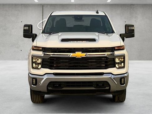 Used 2025 Chevrolet Silverado 2500 LT w/ Convenience Package image 18