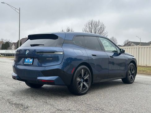 Used 2024 BMW iX xDrive50 w/ Premium Package image 9