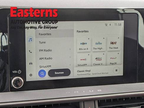 Used 2025 Toyota Prius Plug-In Hybrid image 17