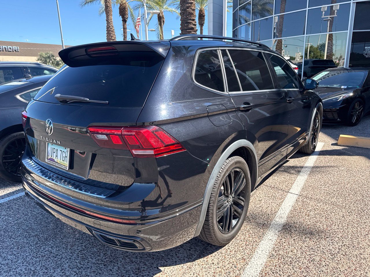 Used 2022 Volkswagen Tiguan SE R-Line FWD image 10