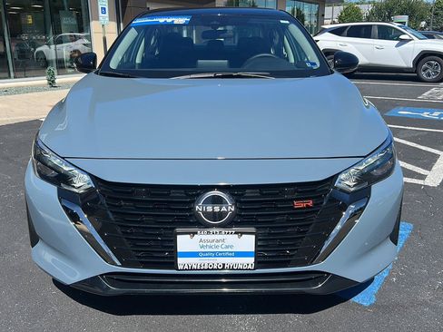 Used 2025 Nissan Sentra SR FWD image 10
