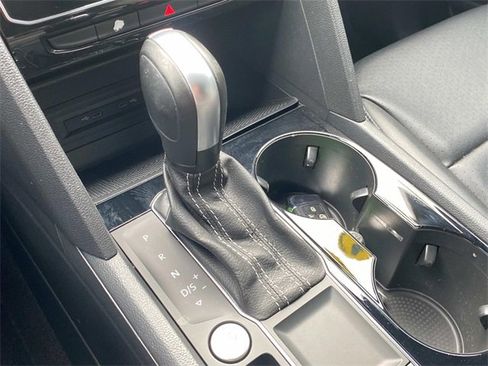 Used 2021 Volkswagen Atlas Cross Sport SEL image 30