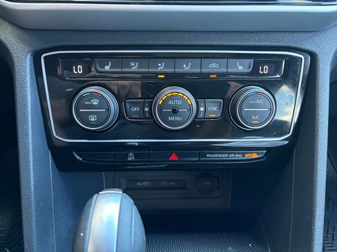 Certified 2023 Volkswagen Atlas Cross Sport SE w/ Panoramic Sunroof Package FWD image 16