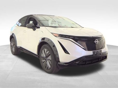 Used 2024 Nissan Ariya AWD image 2
