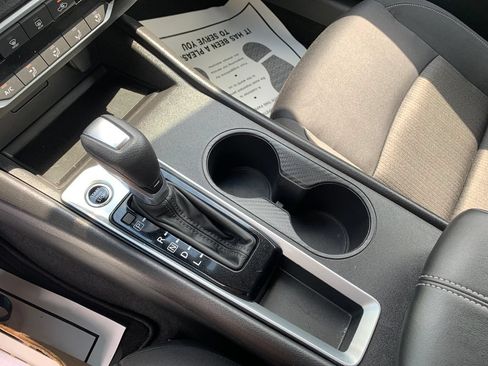 Used 2025 Nissan Altima 2.5 SV FWD image 27