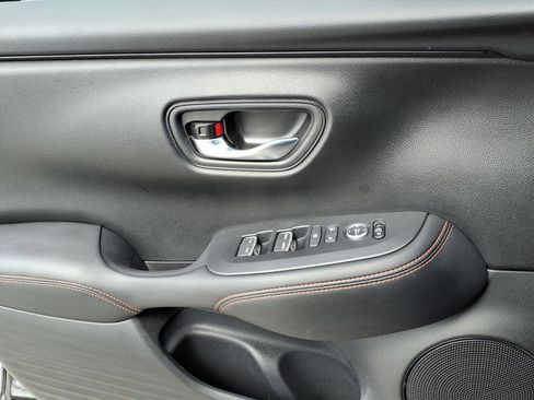 Used 2025 Honda HR-V Sport image 26