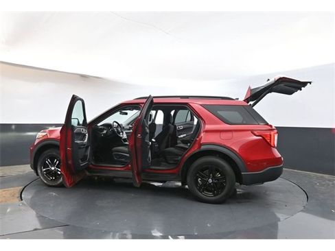 Used 2021 Ford Explorer XLT w/ Class III Trailer Tow Package image 42