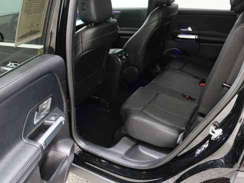 Used 2020 Mercedes-Benz GLB 250 4MATIC image 28