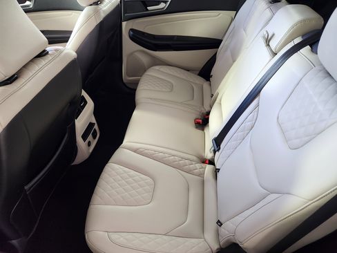 Used 2023 Ford Edge Titanium image 14