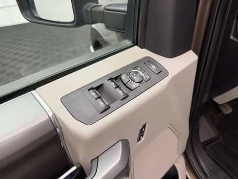 Used 2017 Ford F250 XLT w/ XLT Premium Package AWD/4WD image 12