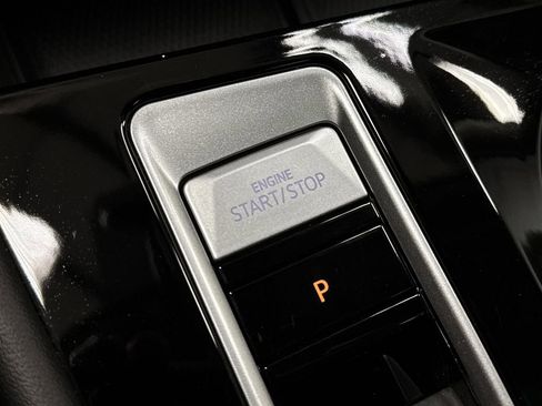 Used 2024 Volkswagen Atlas SE w/ Panoramic Sunroof Package image 23