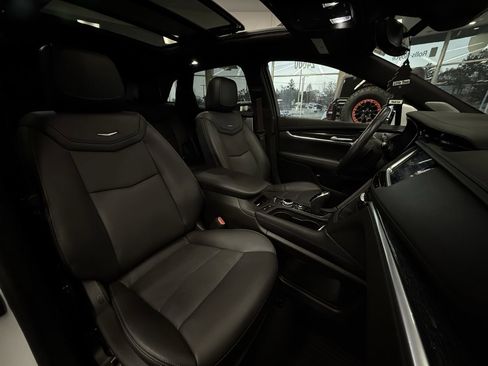 Used 2023 Cadillac XT5 Premium Luxury w/ Technology Package image 28