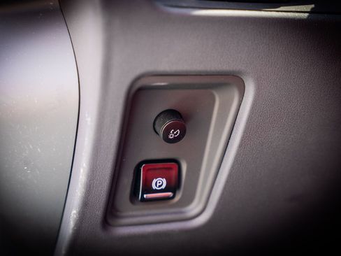 Used 2025 Chevrolet Corvette Stingray Preferred Cpe w/ Z51 Performance Package image 47