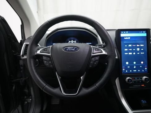 Used 2024 Ford Edge SEL w/ Convenience Package AWD/4WD image 4