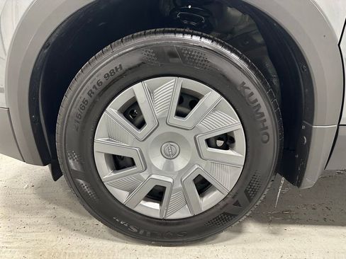 Used 2025 Nissan Kicks S AWD/4WD image 54