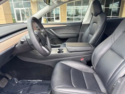 Used 2023 Tesla Model Y AWD image 8