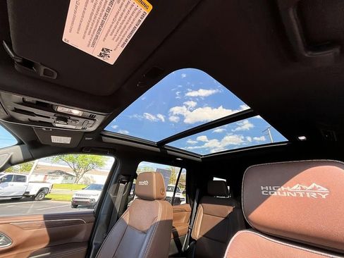 Used 2023 Chevrolet Tahoe High Country AWD/4WD image 32