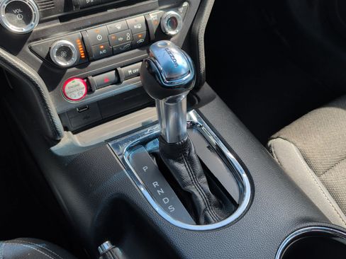 Used 2016 Ford Mustang Coupe RWD image 20