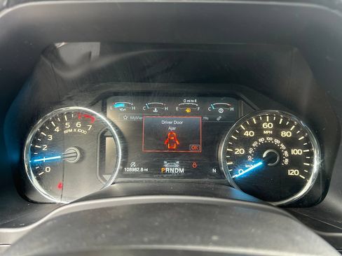 Used 2018 Ford F150 Platinum w/ Equipment Group 701A Luxury AWD/4WD image 16