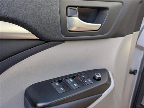 Used 2016 Toyota Highlander XLE image 4