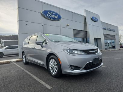 Used 2018 Chrysler Pacifica Touring-L