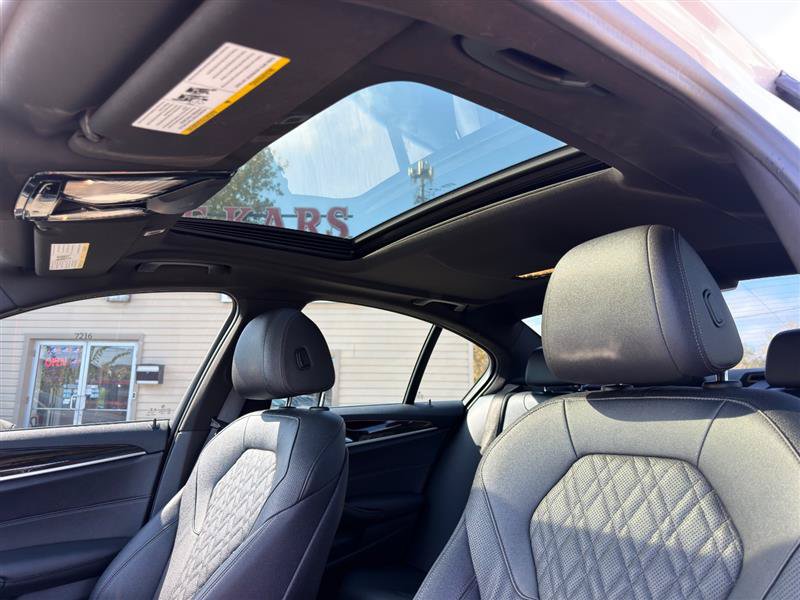 Used 2021 BMW 530i w/ Convenience Package RWD image 21