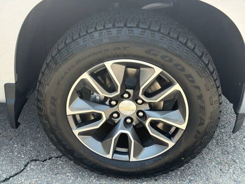 Certified 2022 Chevrolet Silverado 1500 LT AWD/4WD image 14
