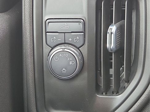 Used 2021 Chevrolet Silverado 1500 W/T RWD image 22