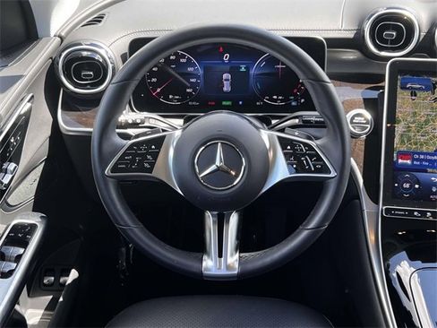 Used 2025 Mercedes-Benz GLC 350e 4MATIC image 13