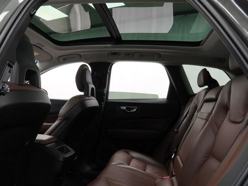 Used 2018 Volvo XC60 T6 Momentum w/ Advanced Package AWD/4WD image 20