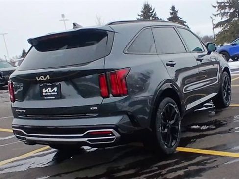 Certified 2023 Kia Sorento SX image 2