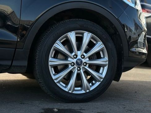 Used 2017 Ford Escape Titanium image 41