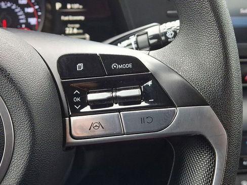 Used 2023 Hyundai Elantra SEL image 21