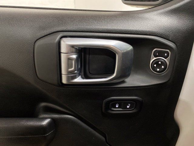 Used 2024 Jeep Wrangler Unlimited AWD/4WD image 31
