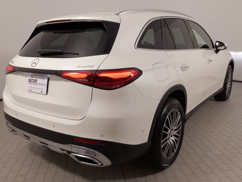 Used 2023 Mercedes-Benz GLC 300 4MATIC image 12