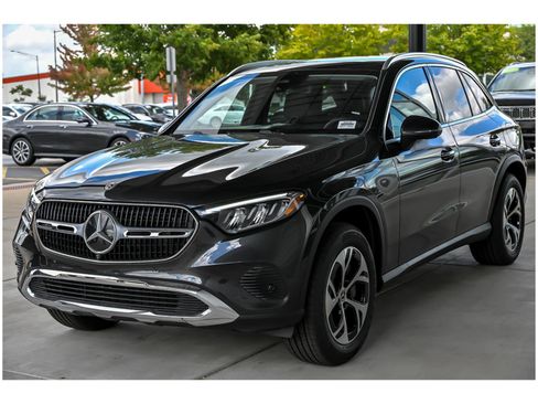 Certified 2026 Mercedes-Benz GLC 350e 4MATIC image 3