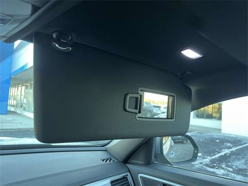 Used 2022 Volkswagen Atlas Cross Sport SEL Premium R-Line image 31