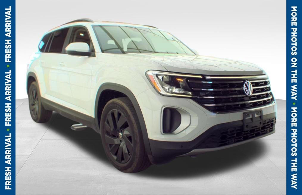 Used 2025 Volkswagen Atlas SE AWD/4WD image 1