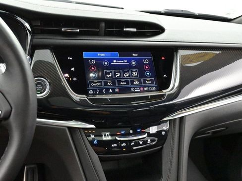 Certified 2024 Cadillac XT6 Sport w/ LPO, ONYX Package AWD/4WD image 19