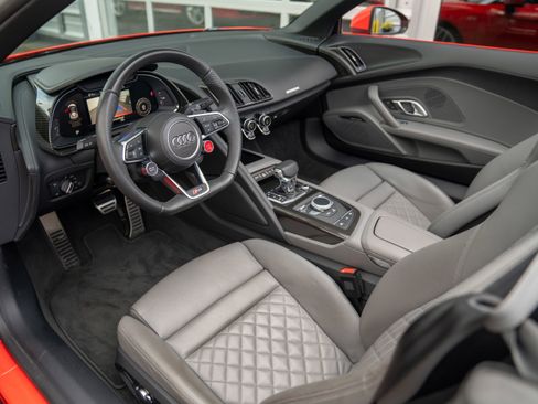 Used 2017 Audi R8 V10 image 12